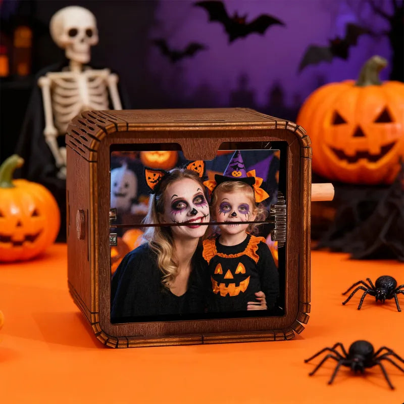 Custom 16 Halloween Photos Music Flipbook Frame Animation Machine Mechanical Hand cranked Photo Album with Light Unique Halloween Gifts
