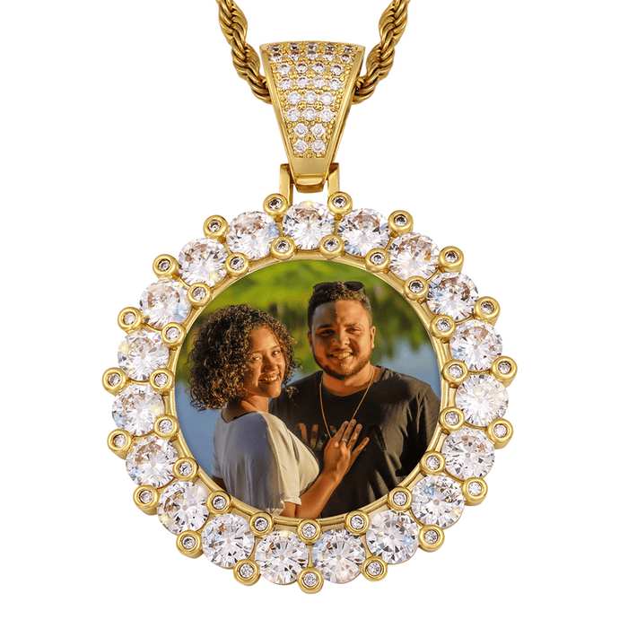 Custom Photo Necklace – A Personal Pendant That Keeps Your Memories Close