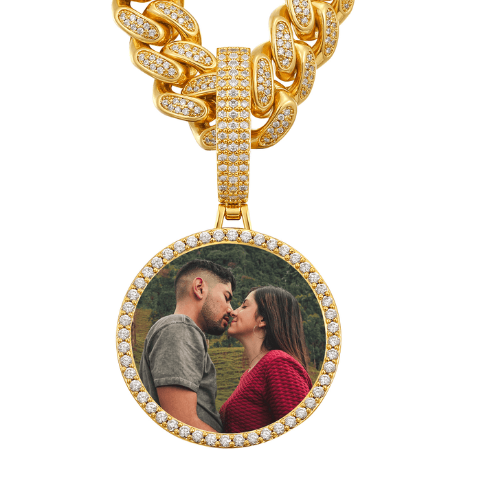 Personalized Photo Necklace for Grandma – Meaningful Gift from Grandkids