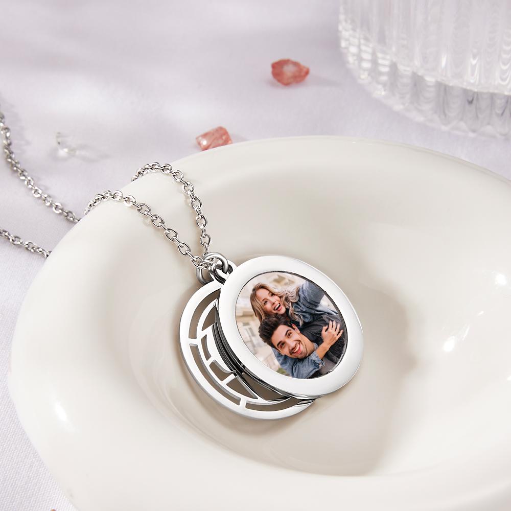 Personalized Photo Engraved Necklace Slidable Global Travel Locket Necklaces For Wife
